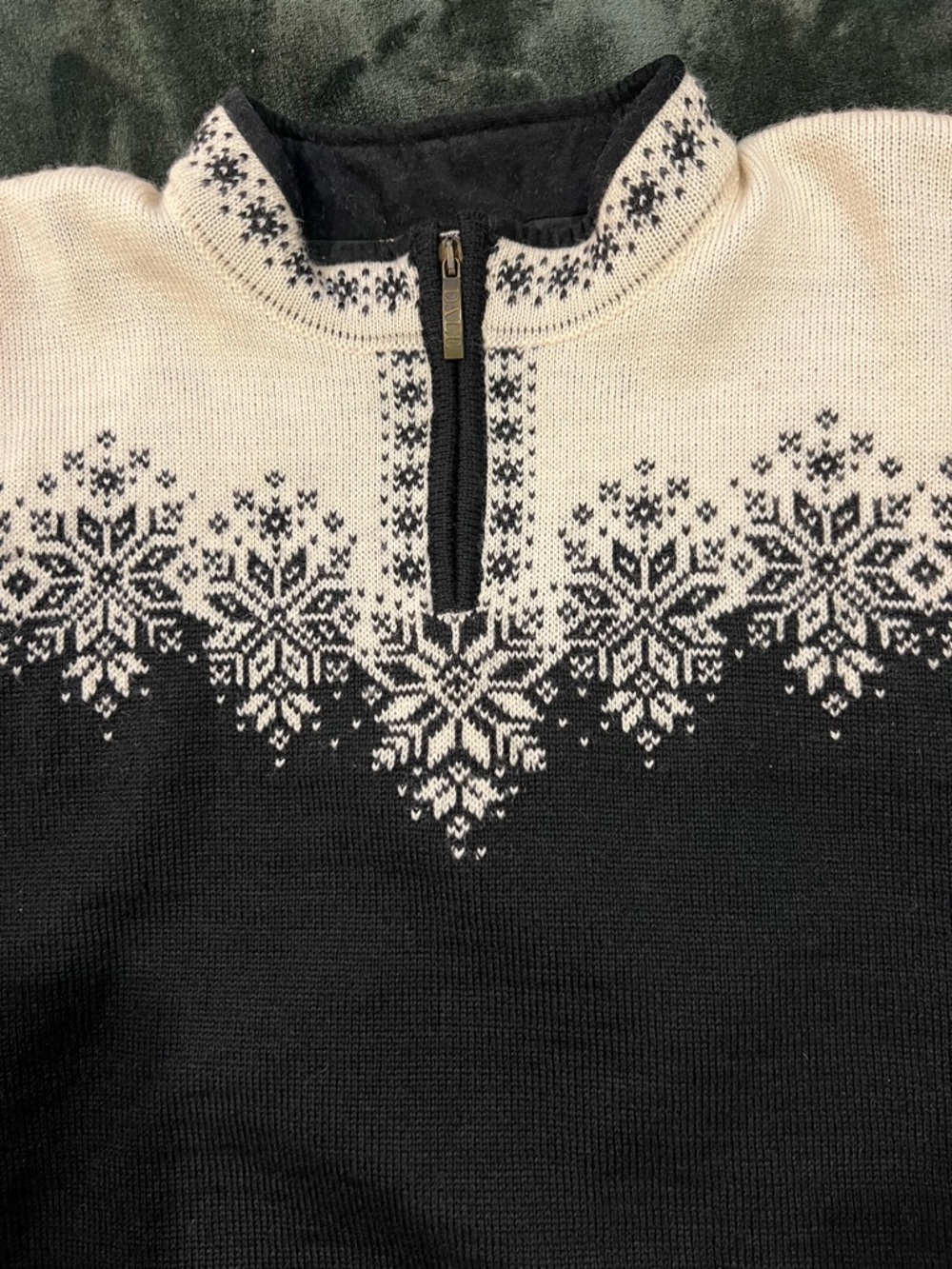 Classic DALE Snowflake Sweater-Black and White..fully lined..perfect condition